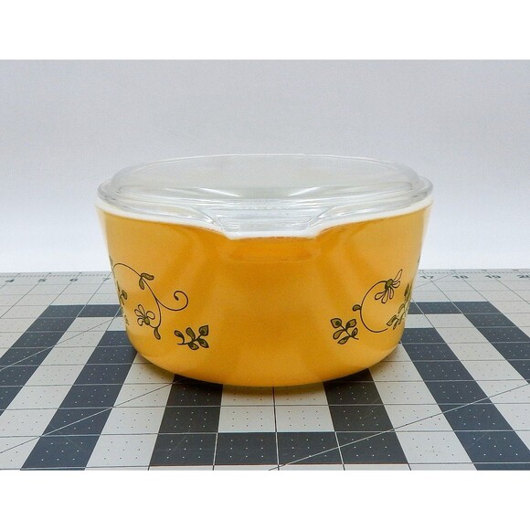 Pyrex Shenandoah Casserole Baking Dish 474-B Yellow W/Lid Green Floral 1.5 Liter - Picture 2 of 15